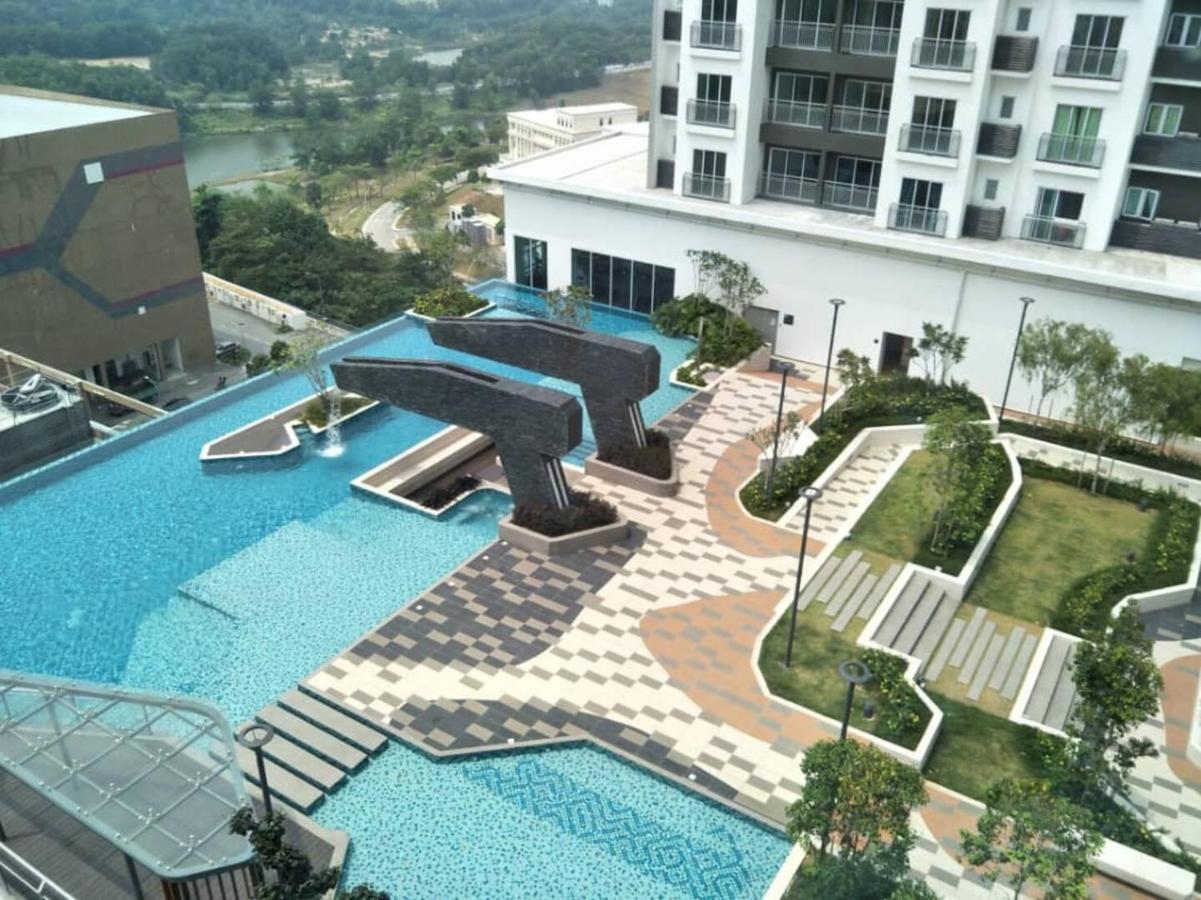 Mesahill Nilai 2 Room Condo - Fast Wifi, Amazing Pool & Tv Eksteriør billede