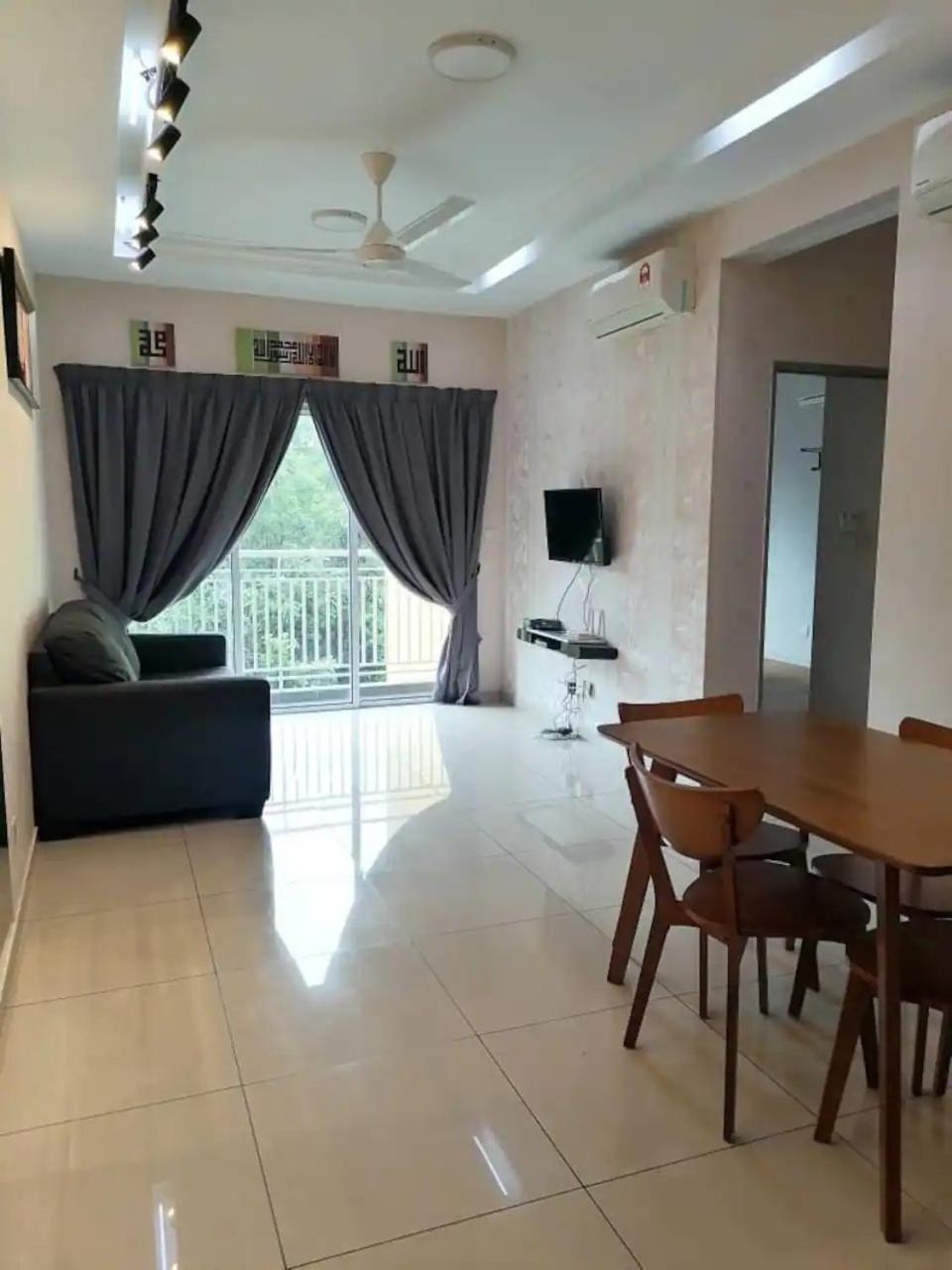 Mesahill Nilai 2 Room Condo - Fast Wifi, Amazing Pool & Tv Eksteriør billede