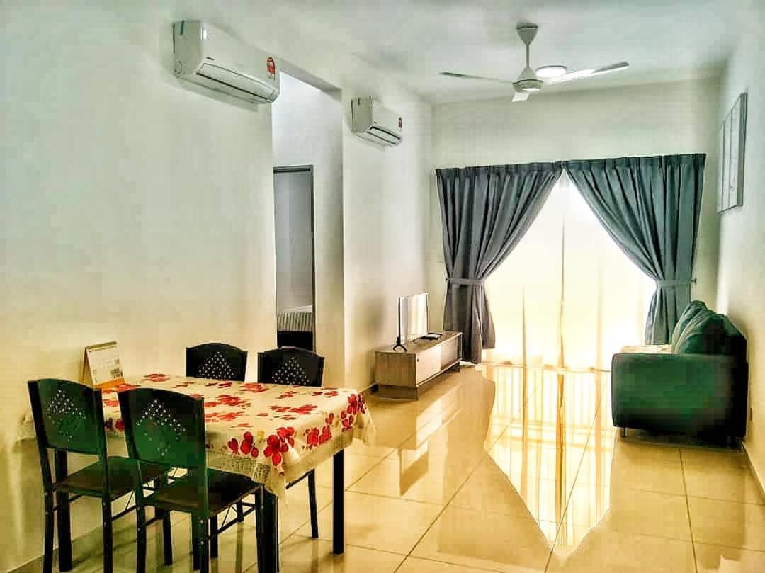 Mesahill Nilai 2 Room Condo - Fast Wifi, Amazing Pool & Tv Eksteriør billede