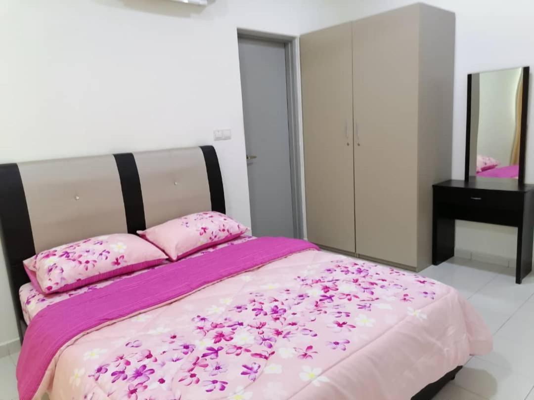 Mesahill Nilai 2 Room Condo - Fast Wifi, Amazing Pool & Tv Eksteriør billede